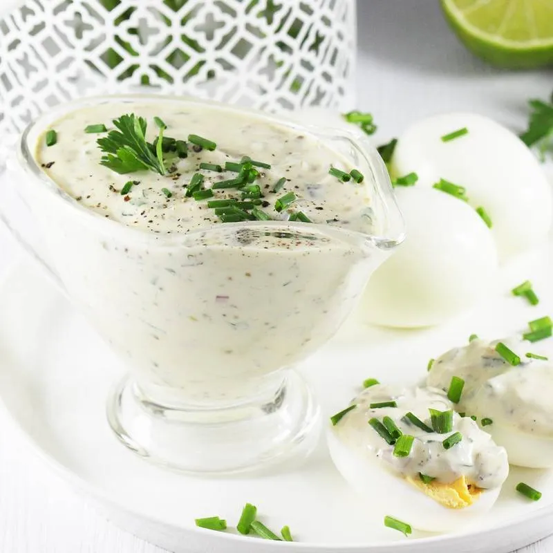 Idealne połączenie: jaki sos najlepiej pasuje do smażonej ryby?